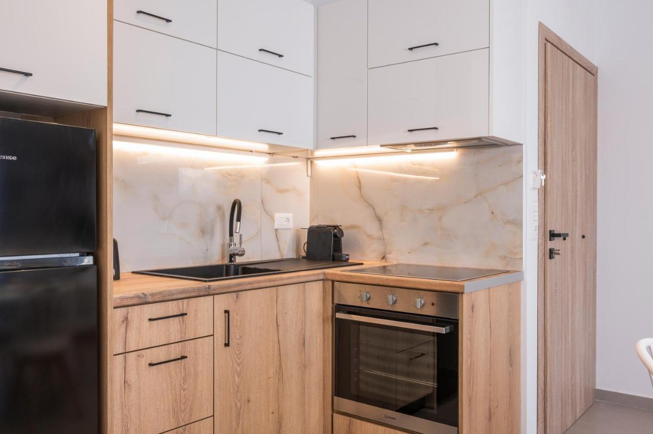 Indigo Blue Seaside Deluxe Apartments Kissamos Bagian luar foto