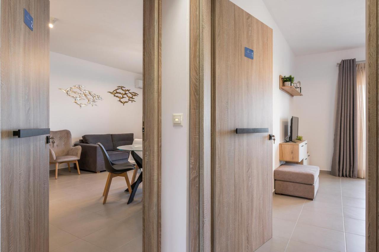 Indigo Blue Seaside Deluxe Apartments Kissamos Bagian luar foto