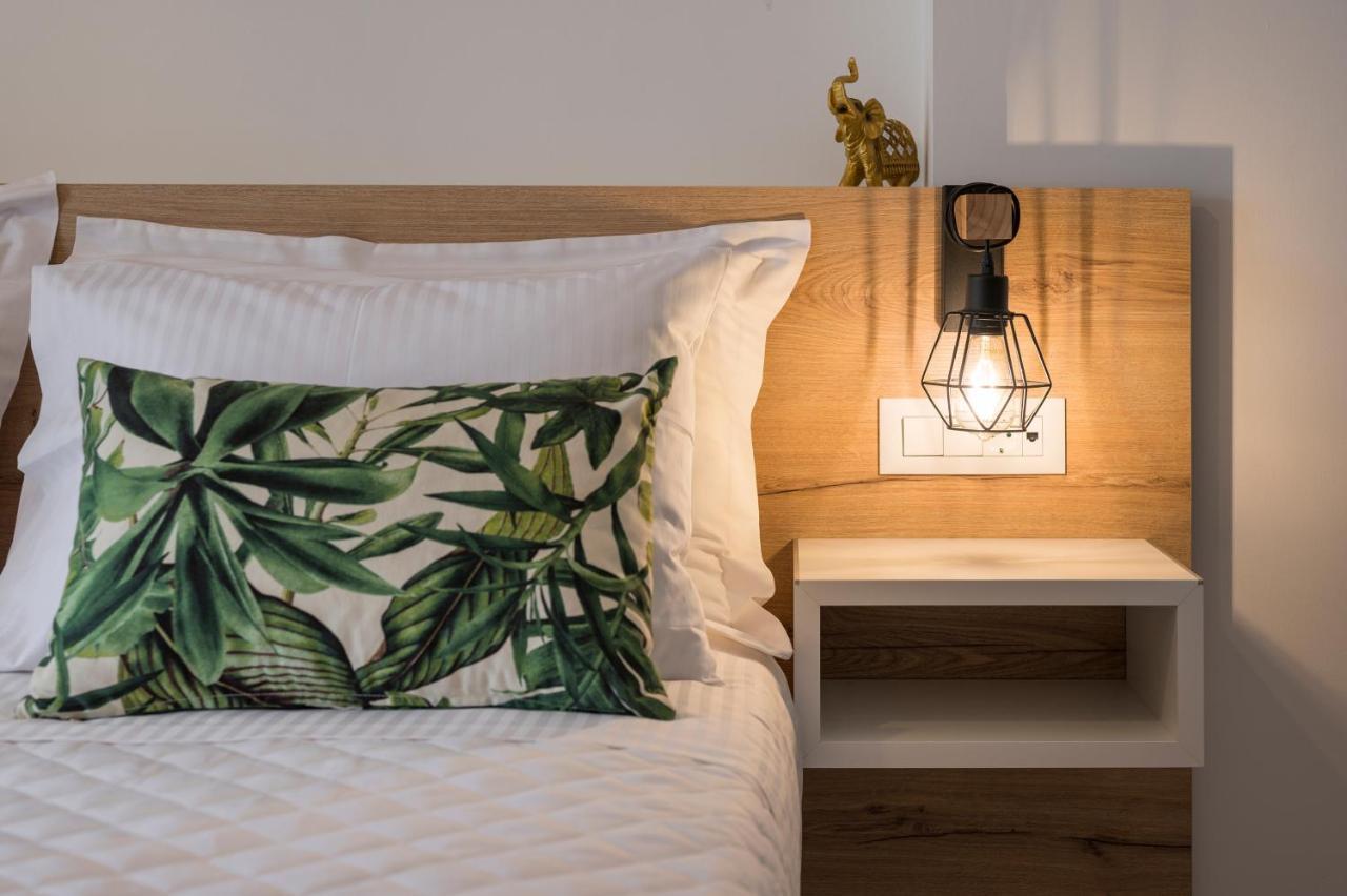 Indigo Blue Seaside Deluxe Apartments Kissamos Bagian luar foto