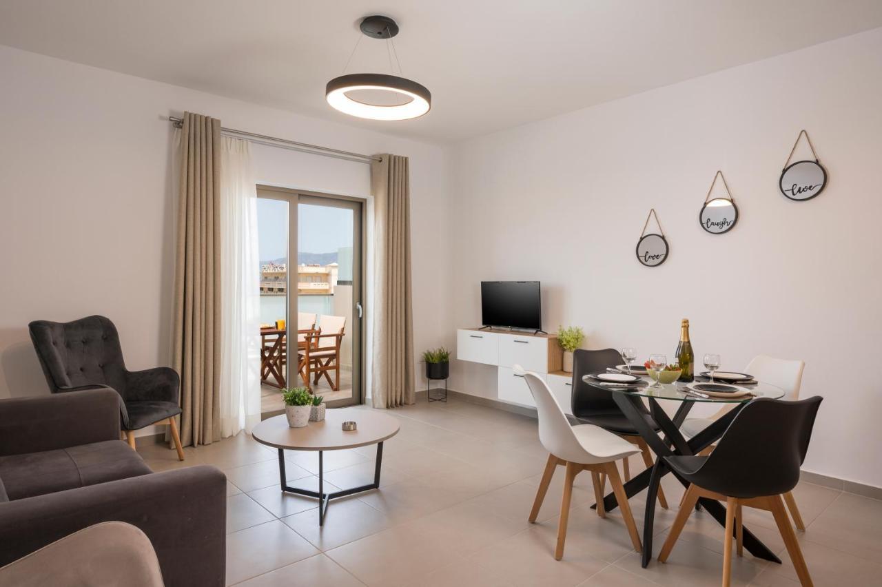 Indigo Blue Seaside Deluxe Apartments Kissamos Bagian luar foto