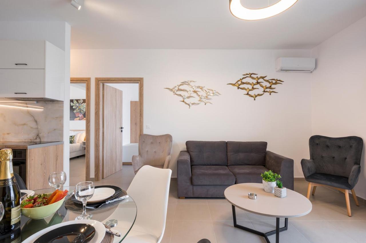Indigo Blue Seaside Deluxe Apartments Kissamos Bagian luar foto