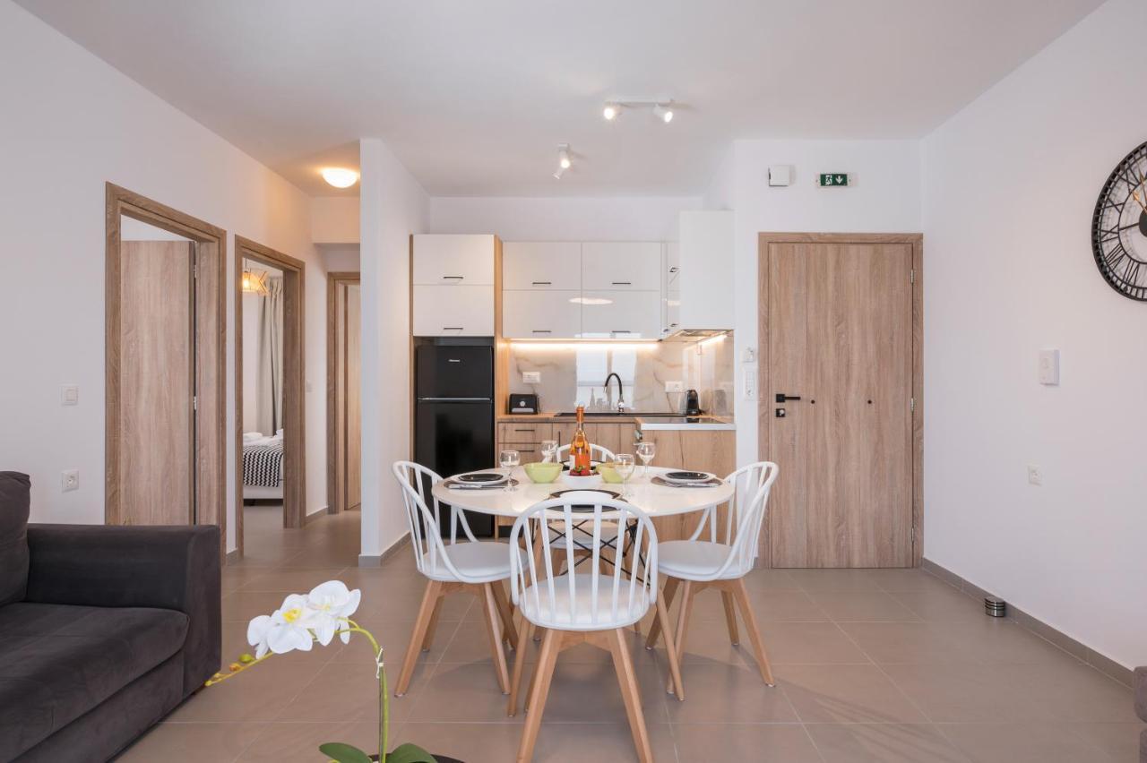 Indigo Blue Seaside Deluxe Apartments Kissamos Bagian luar foto