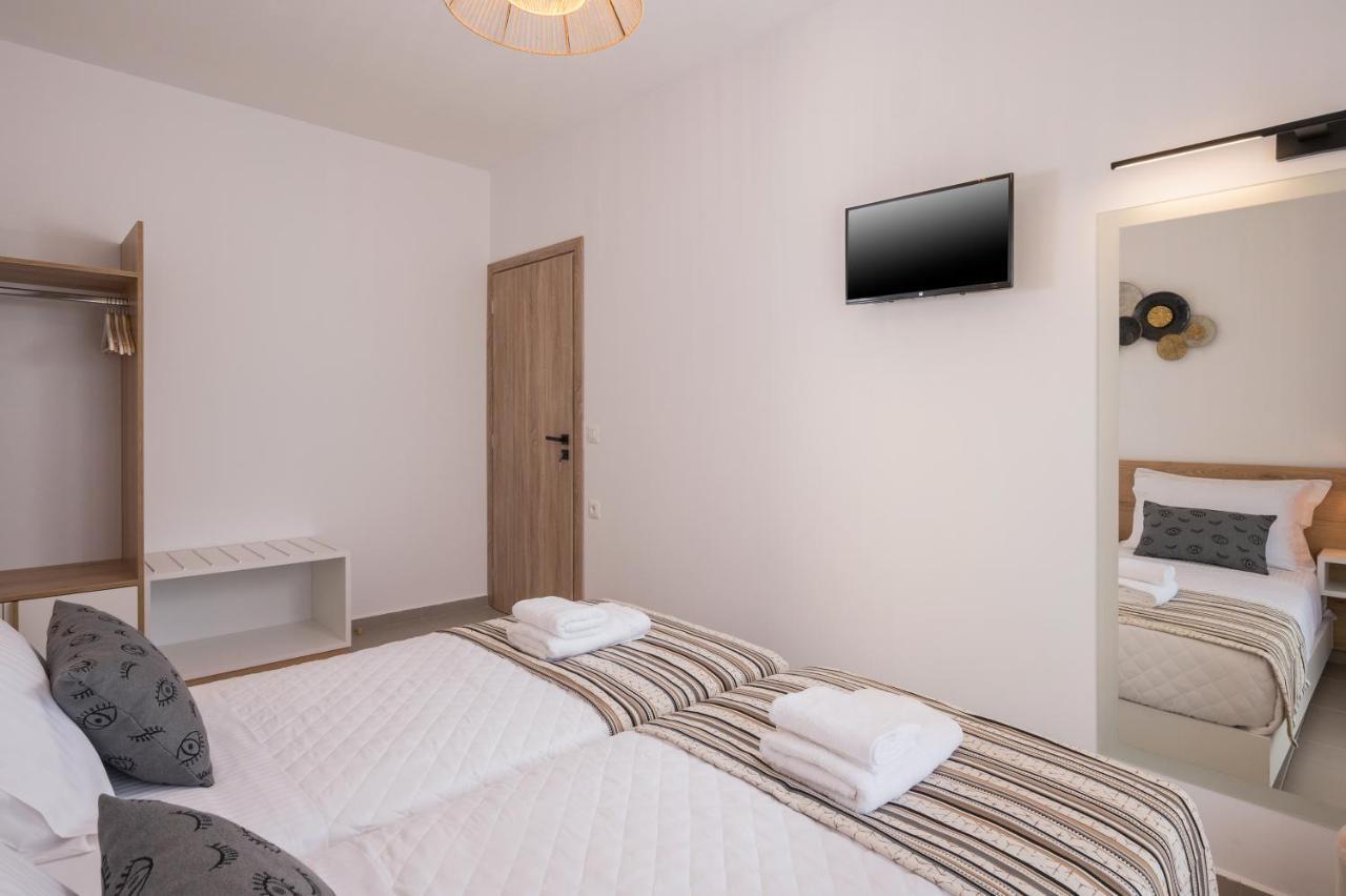 Indigo Blue Seaside Deluxe Apartments Kissamos Bagian luar foto