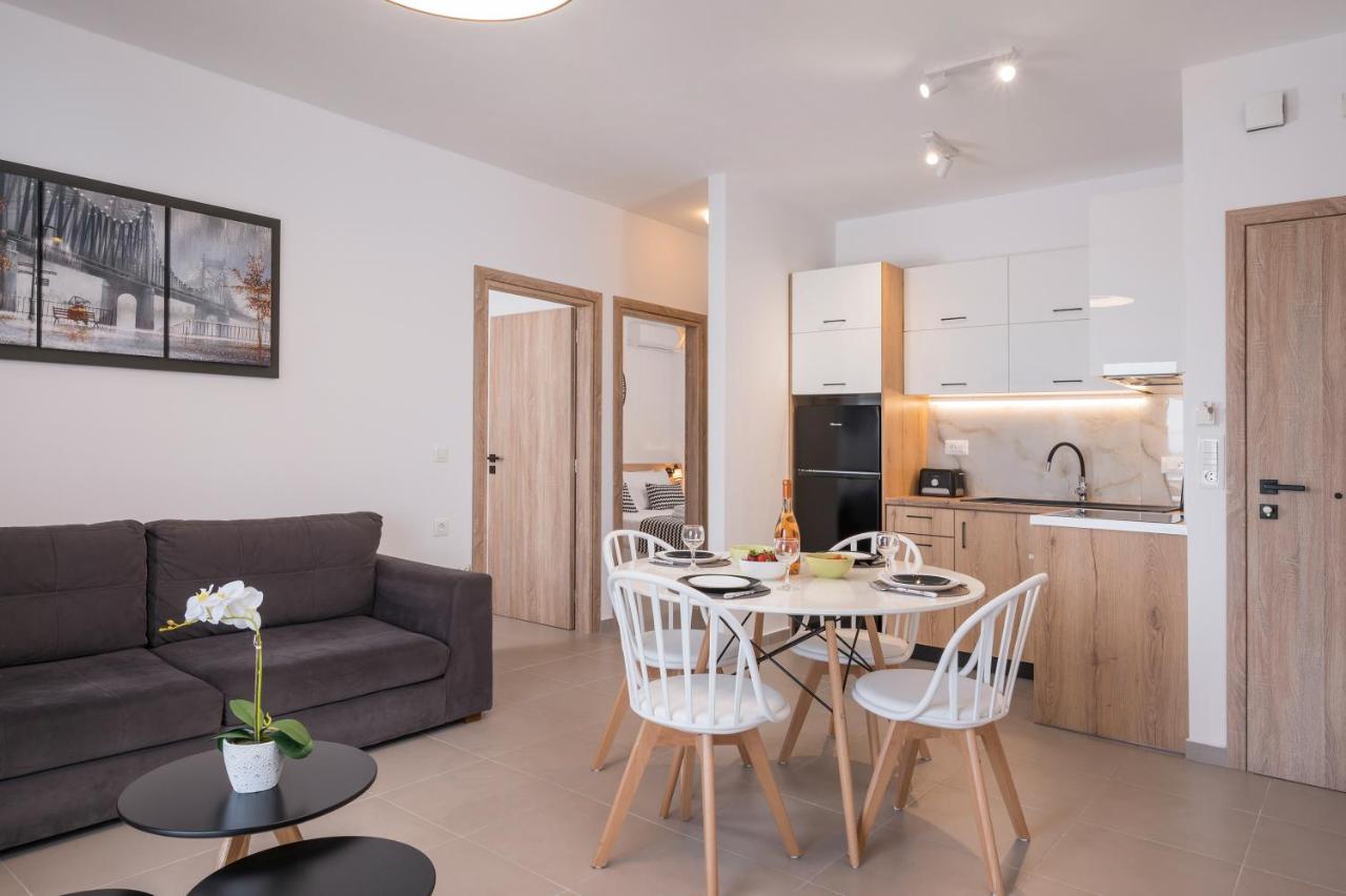 Indigo Blue Seaside Deluxe Apartments Kissamos Bagian luar foto