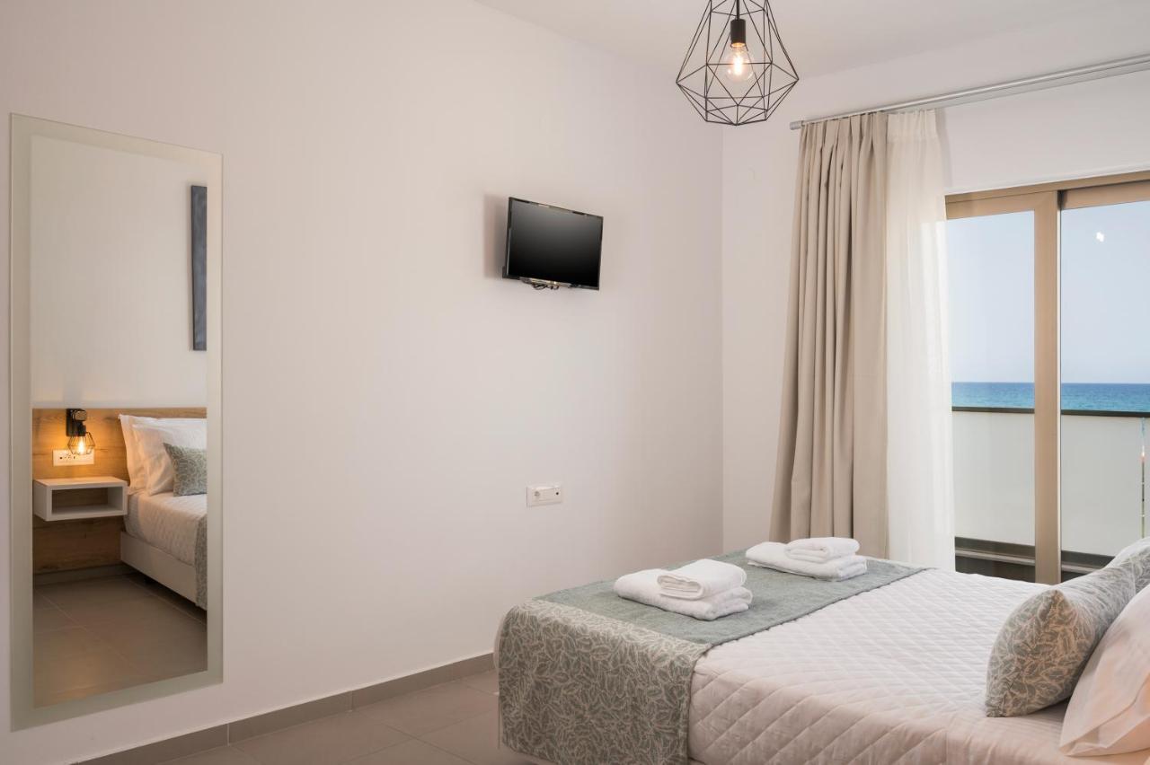 Indigo Blue Seaside Deluxe Apartments Kissamos Bagian luar foto