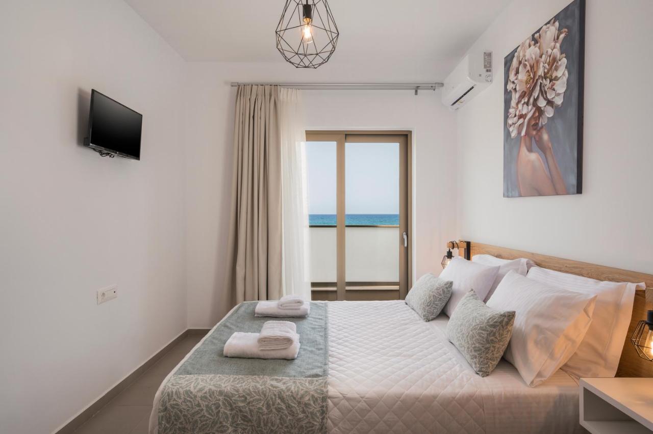 Indigo Blue Seaside Deluxe Apartments Kissamos Bagian luar foto